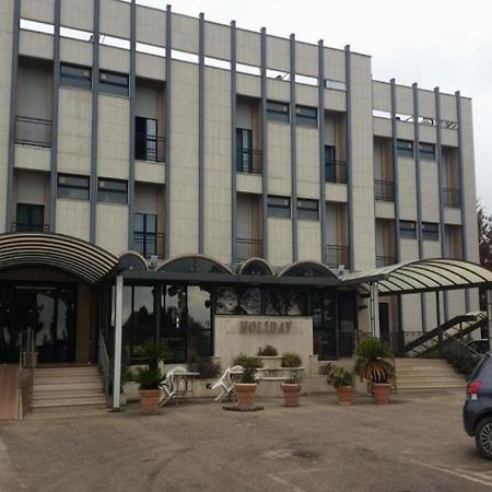 Hotel Holiday Foggia Eksteriør bilde