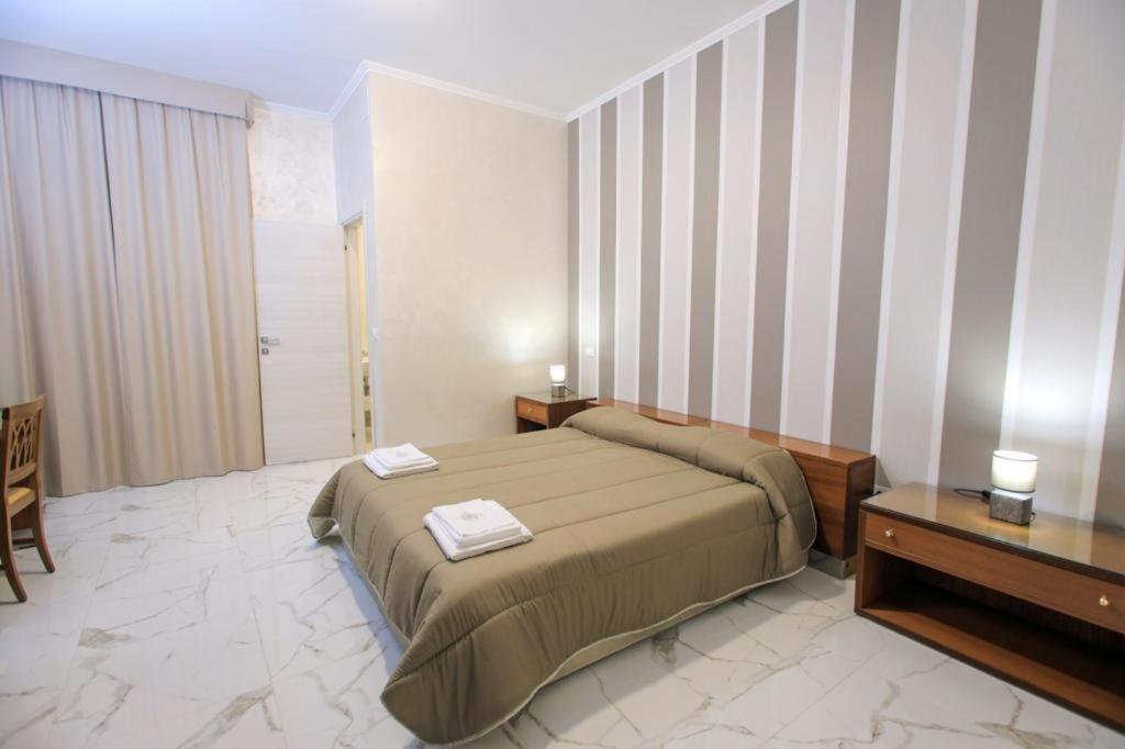 Hotel Holiday Foggia Eksteriør bilde