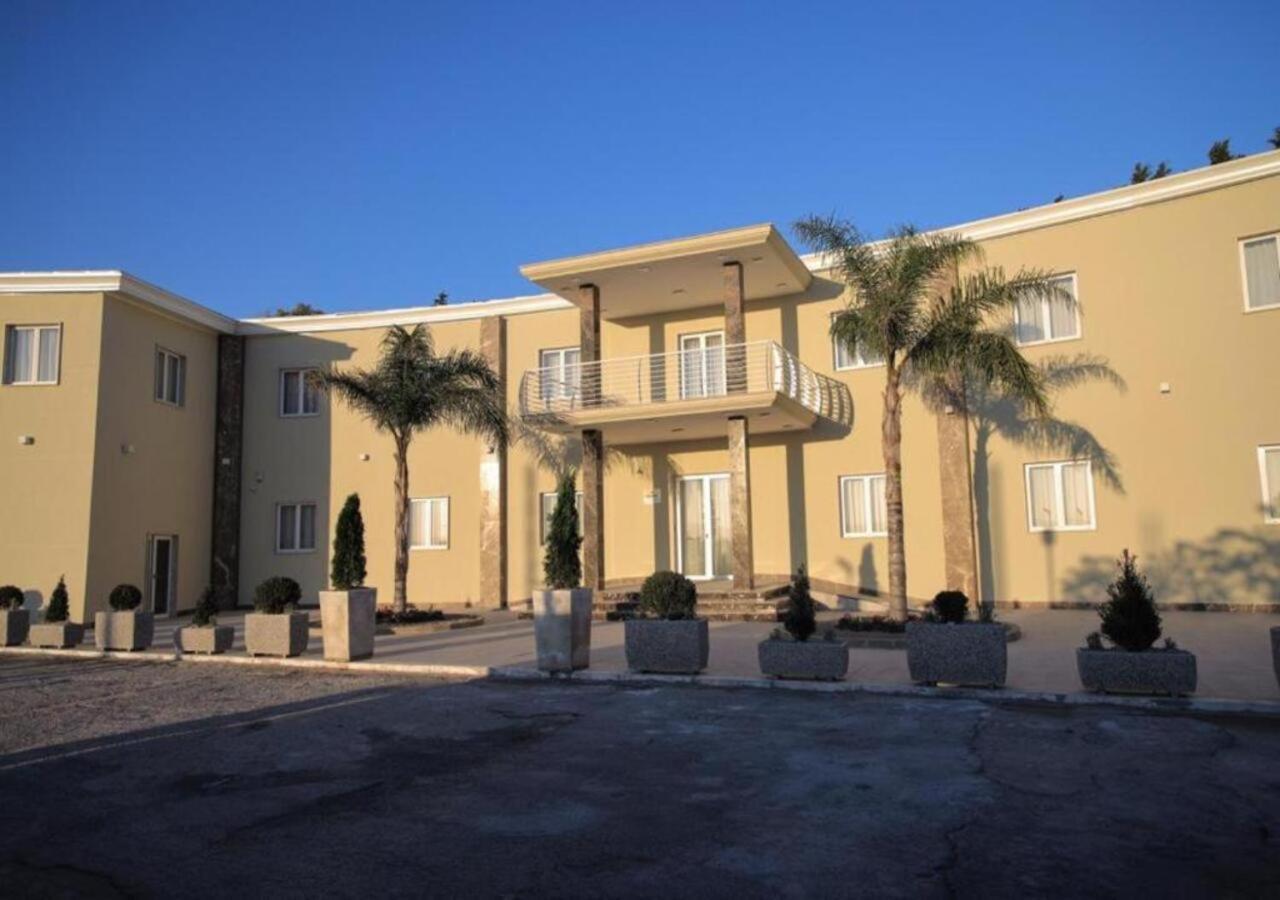 Hotel Holiday Foggia Eksteriør bilde