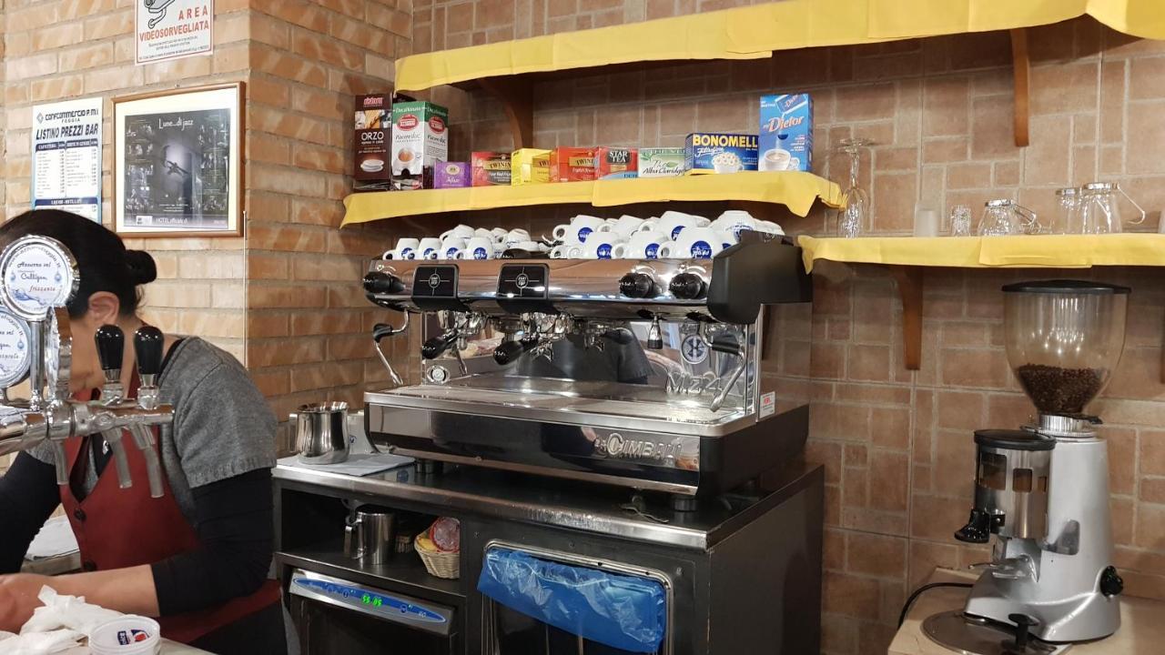 Hotel Holiday Foggia Eksteriør bilde